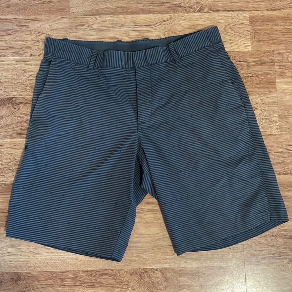 Nike size 34 Grey golf shorts